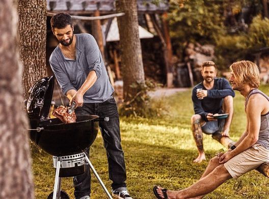 Угольный гриль Weber Master-Touch GBS E-5750 57 см, черный