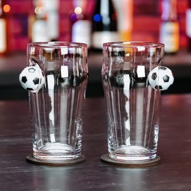 Бокал для пива с футбольным мячом
